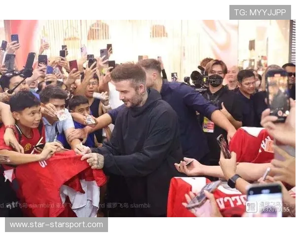 现场“粉丝互动”高潮：最“燃”的“助威”瞬间！