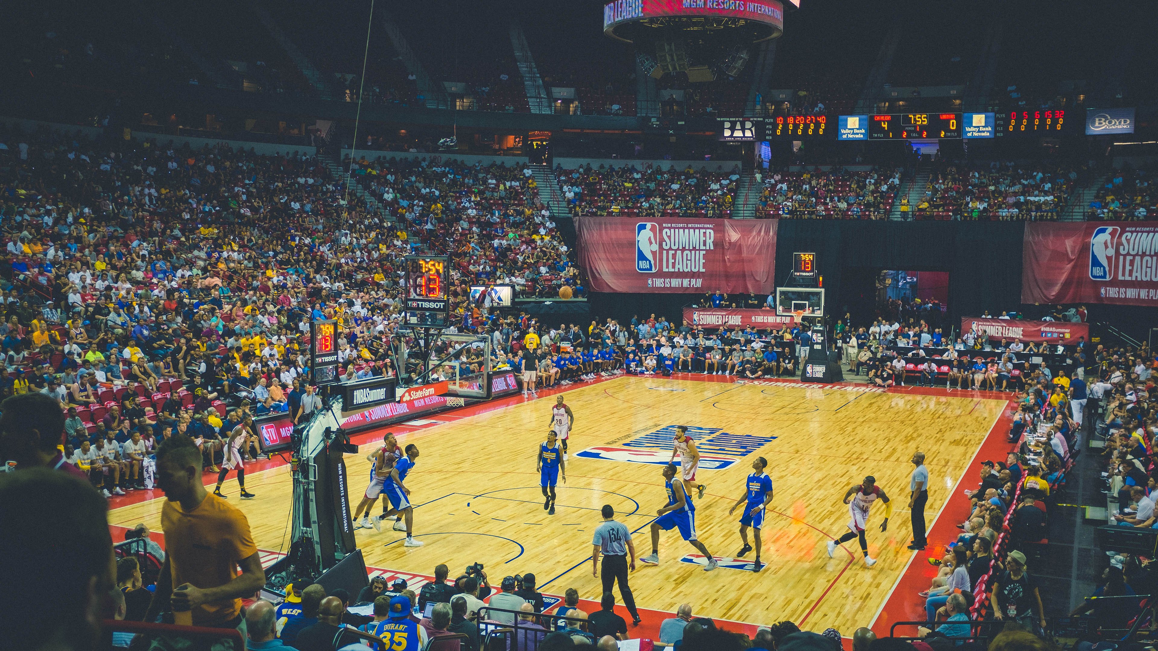 星空体育下载网址-狂轰5连胜+联盟第一命中率！湖人这3笔签约赚大了，湖人完成重磅签约